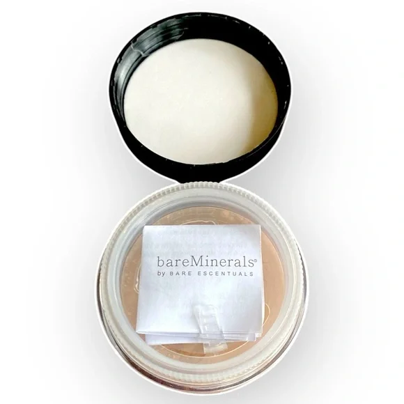 bareMinerals Original SPF 15 Foundation in Fairly Medium C20 - Picture 2 of 4